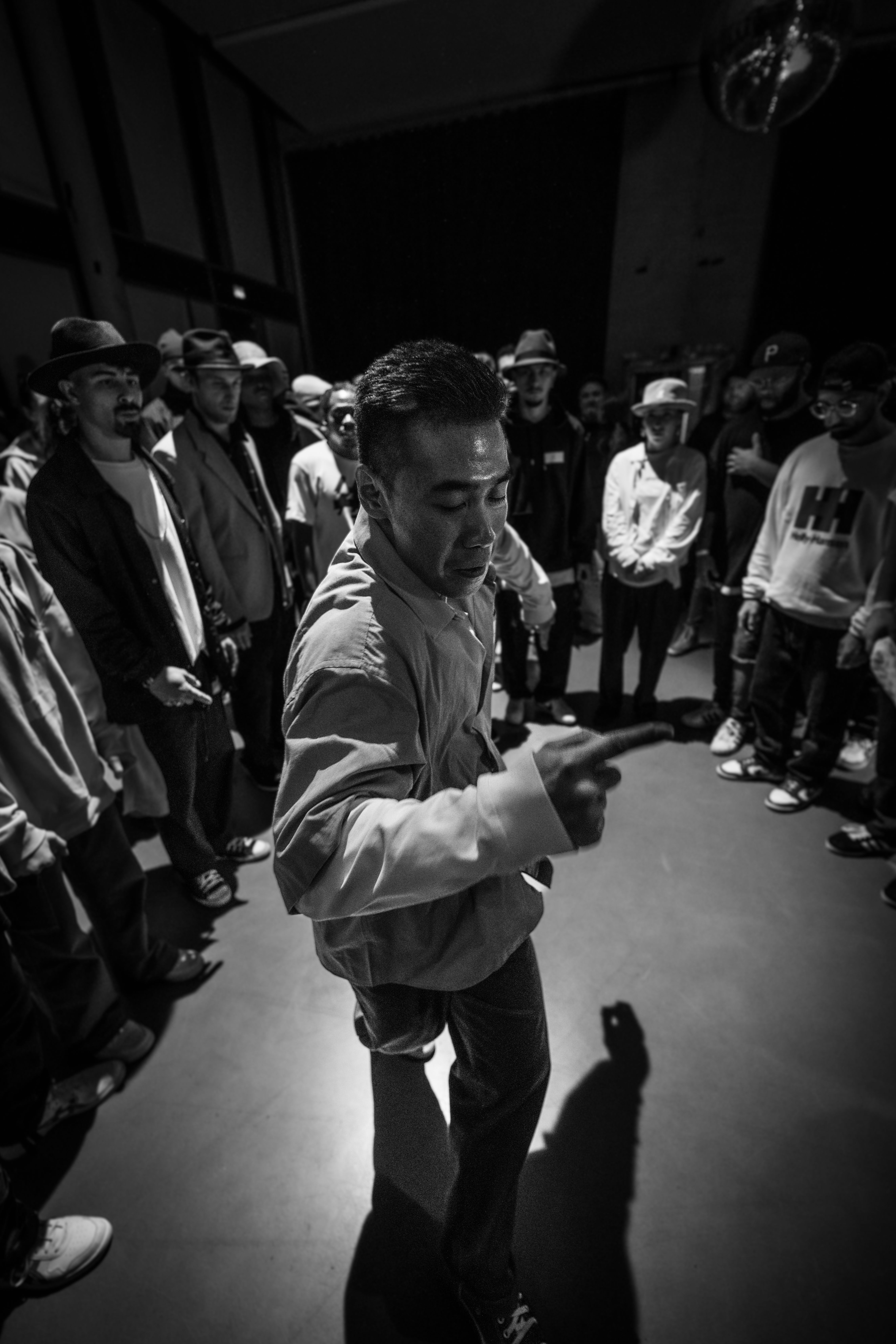 Popping Dancer in the Cypher at Fusion Battle